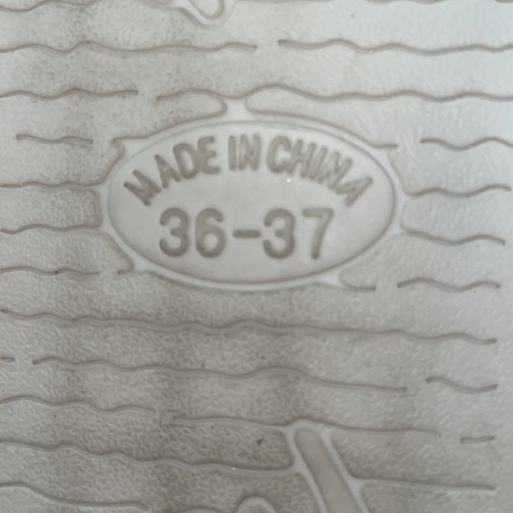 Slippers - Picture 3 of 3